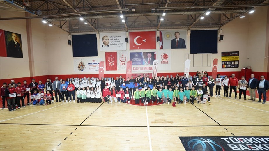 AMATÖR SPOR’DA YILIN ‘EN’LERİ ÖDÜLLERİNİ ALDI