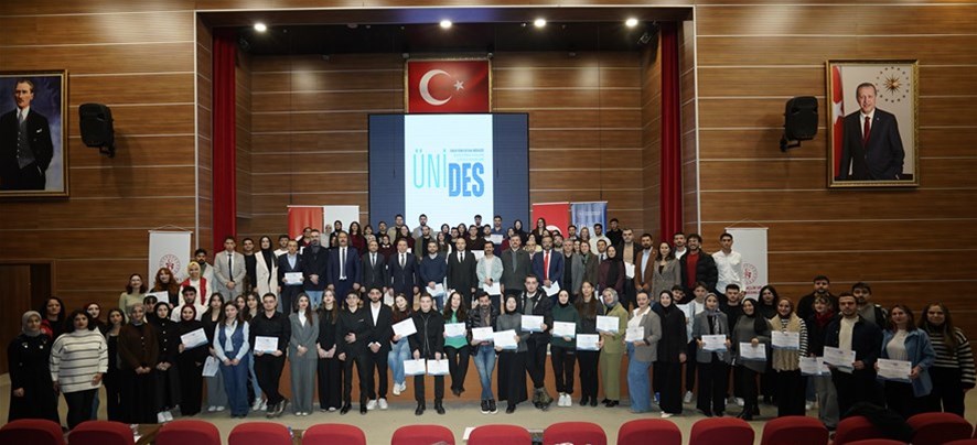 ÜNİDES BAŞARI BELGELERİ TÖRENLE TAKDİM EDİLDİ