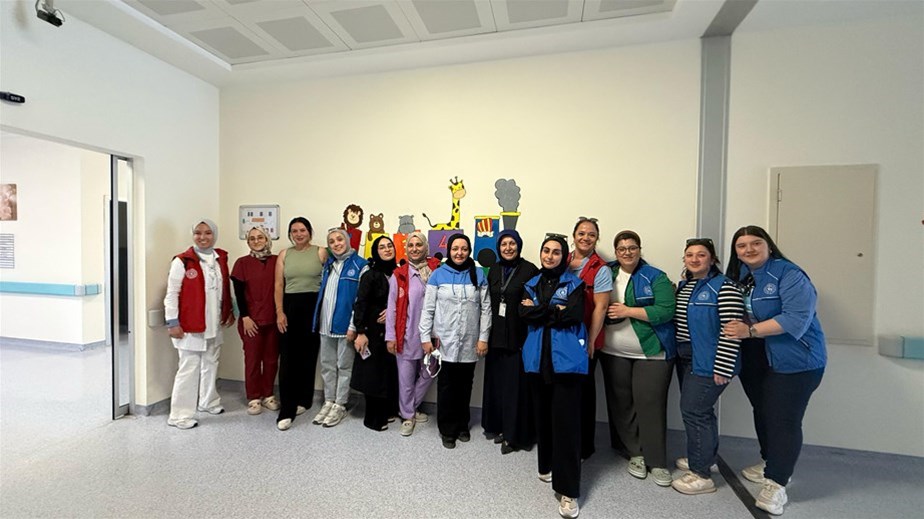 TAŞKÖPRÜ DEVLET HASTANESİ DUVARLARI GENÇLERLE HAYAT BULDU