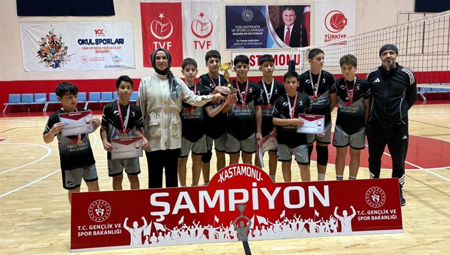OSF VOLEYBOL YILDIZ ERKEKLER İL BİRİNCİSİ BOZKURT ORTAOKULU OLDU